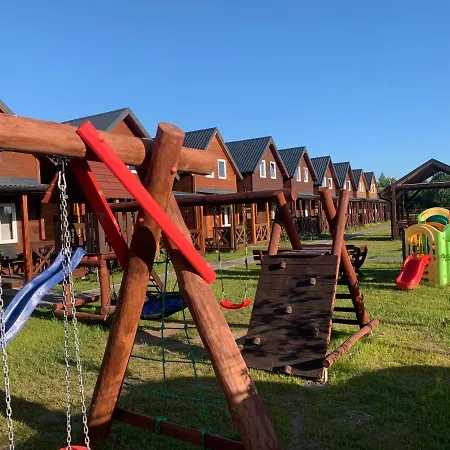 Pod Debami Wicie- Drewniane Nad Morzem ホリデーパーク *