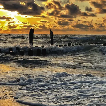 Pod Debami Wicie- Drewniane Nad Morzem Parco vacanze *