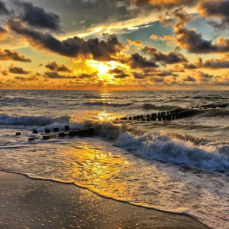 Pod Debami Wicie- Drewniane Nad Morzem Parco vacanze *