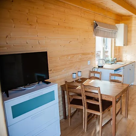 ホリデーパーク Pod Debami Wicie- Drewniane Nad Morzem ビチェ